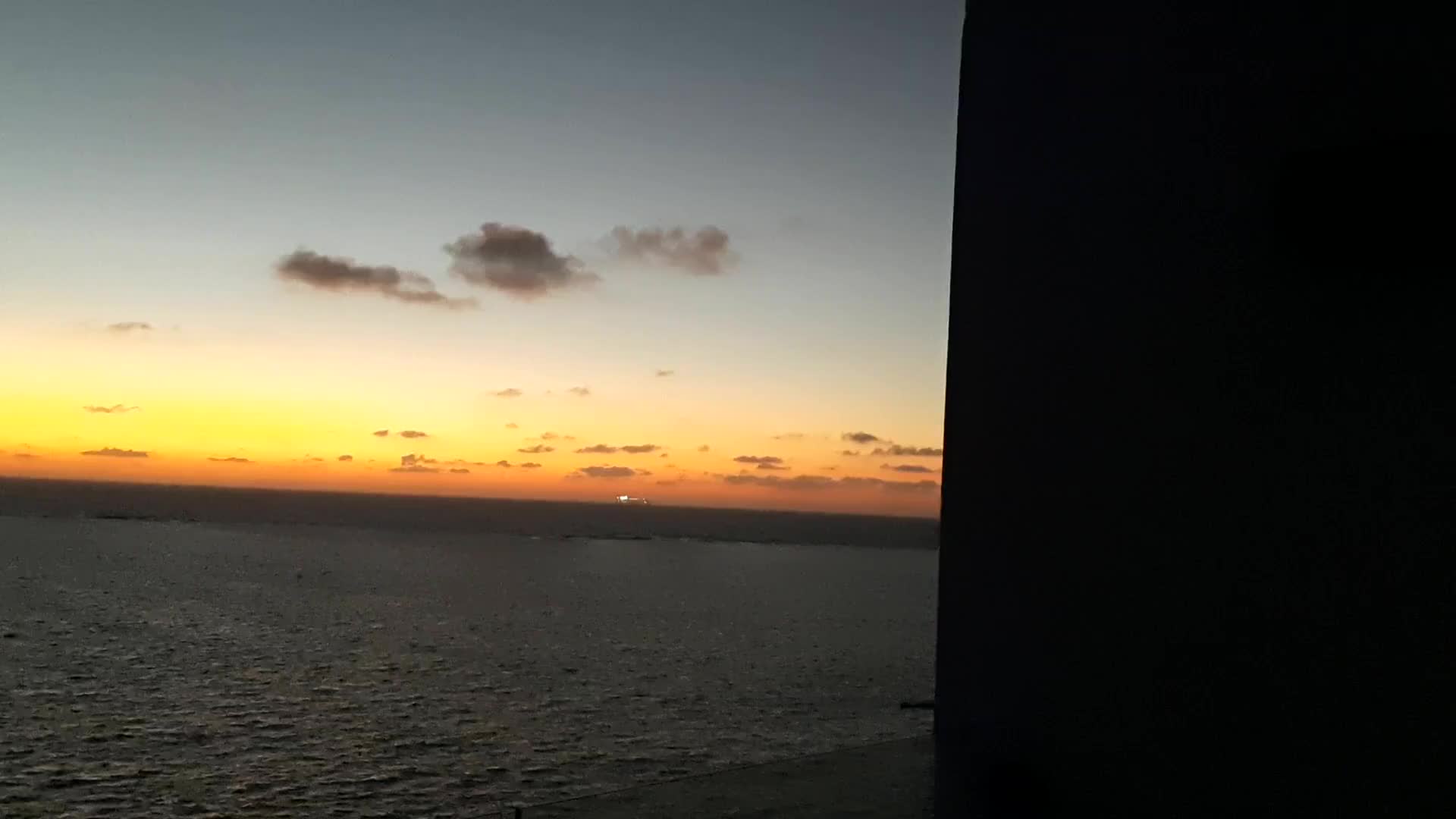 Video - Hotel Resort bei Nacht 2025