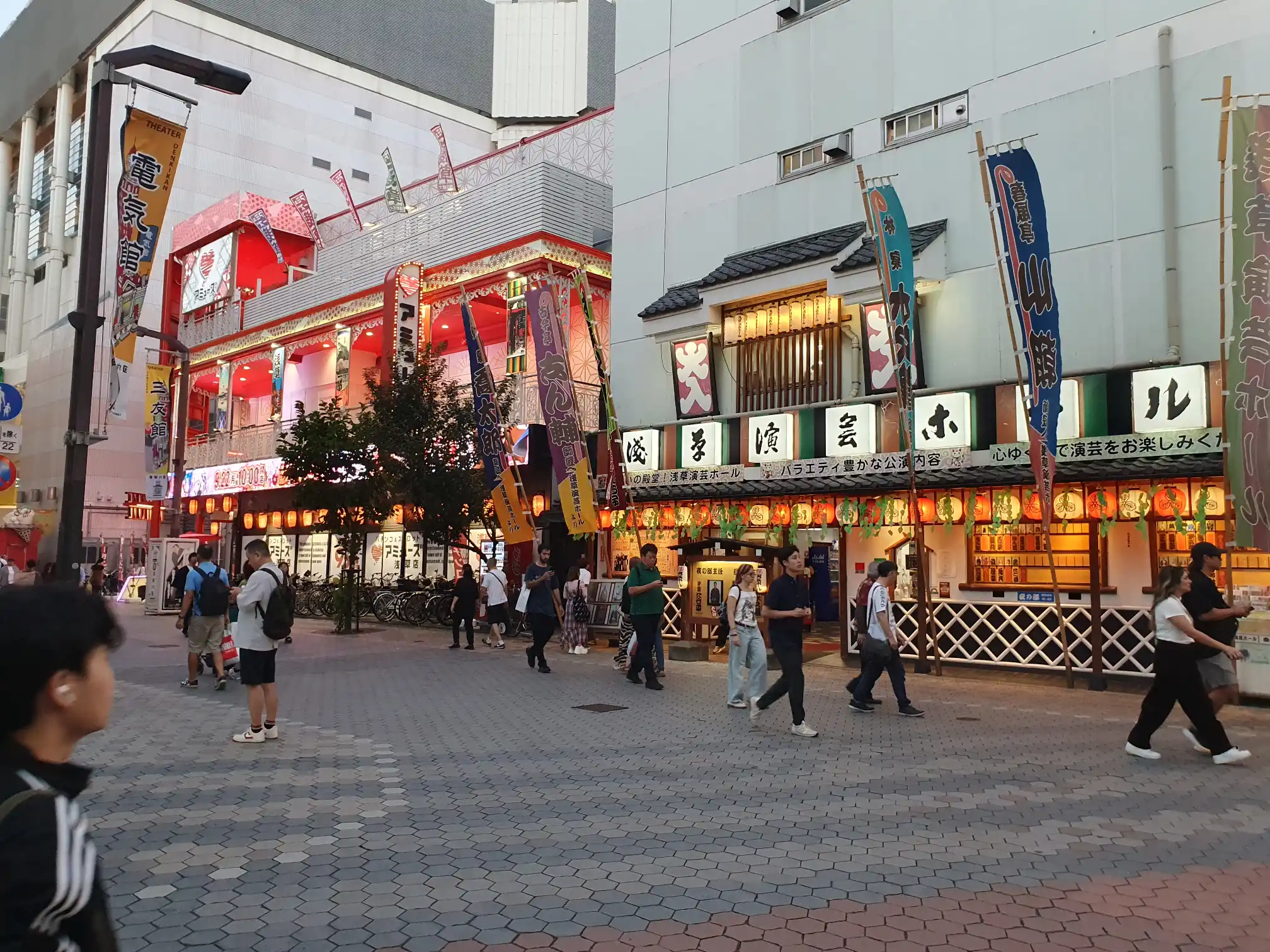 <img alt="" src="/user/pages/tecartmedia/japan/tokio/tokio---fußgängerzone/20250923_173507.webp?title" />